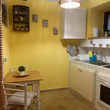 Casetta Del Rione Apartment